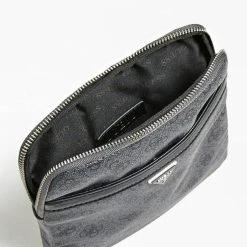 Guess Laukku Vezzola Smart Crossbody Flap Black -halonen shop 2001003953483 2